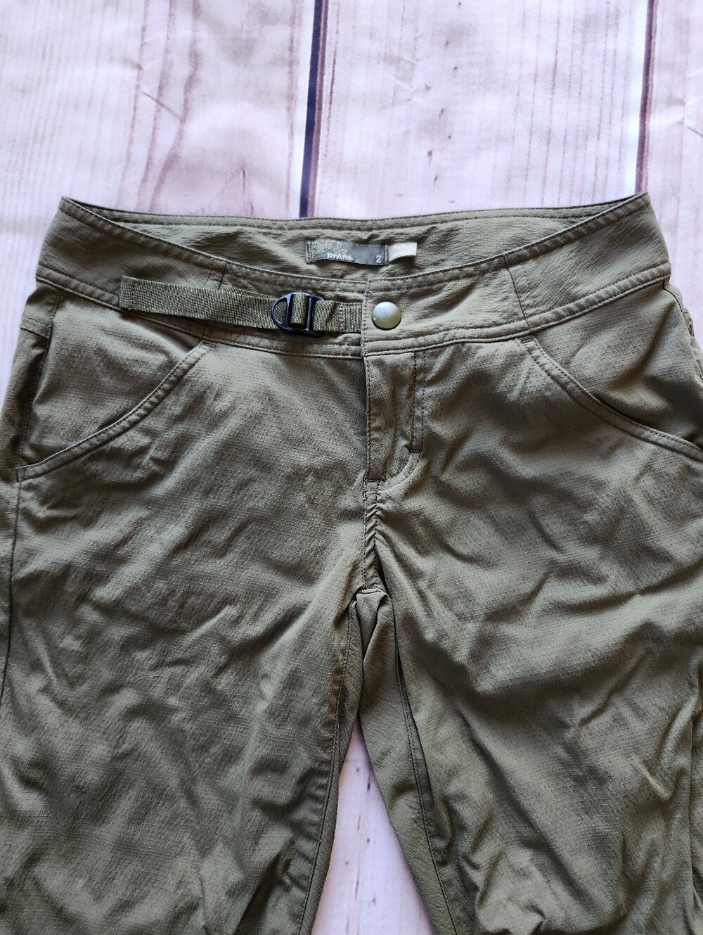 Prana "Jasmine Knicker" Capri Bermuda Cargo Short Olive Green | Women's Size 2 - Picture 4 of 10